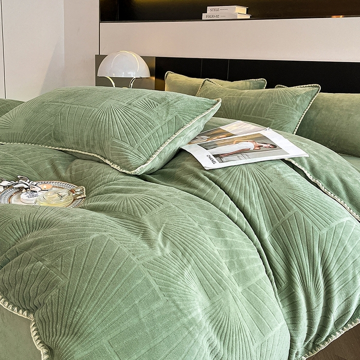 91家纺网 家纺一手货源 找家纺 澳梵 2023新款雕花牛奶绒贝壳边工艺四件套 贝拉-草绿