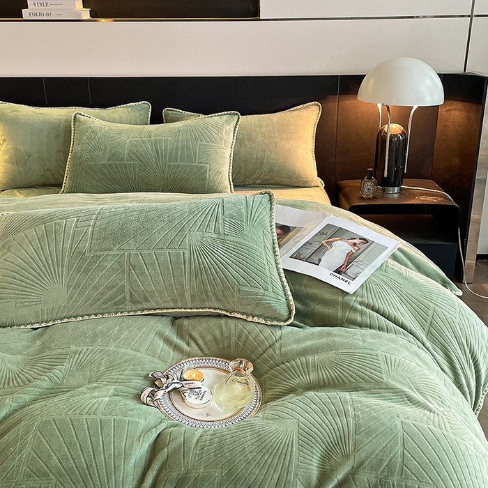 91家纺网 家纺一手货源 找家纺 澳梵 2023新款雕花牛奶绒贝壳边工艺四件套 贝拉-草绿