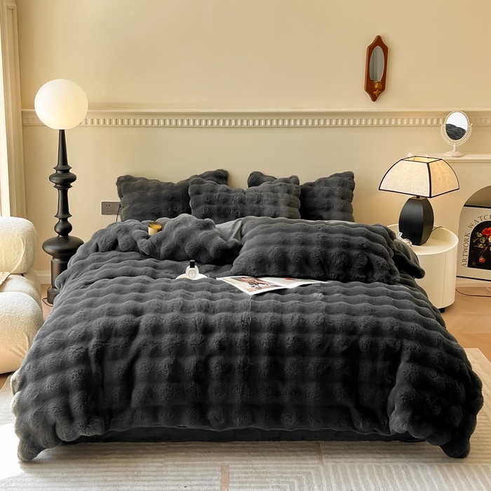 91家纺网 家纺一手货源 找家纺 慕尚 2025新款480g加厚兔毛绒兔兔绒四件套 薇妮黑灰
