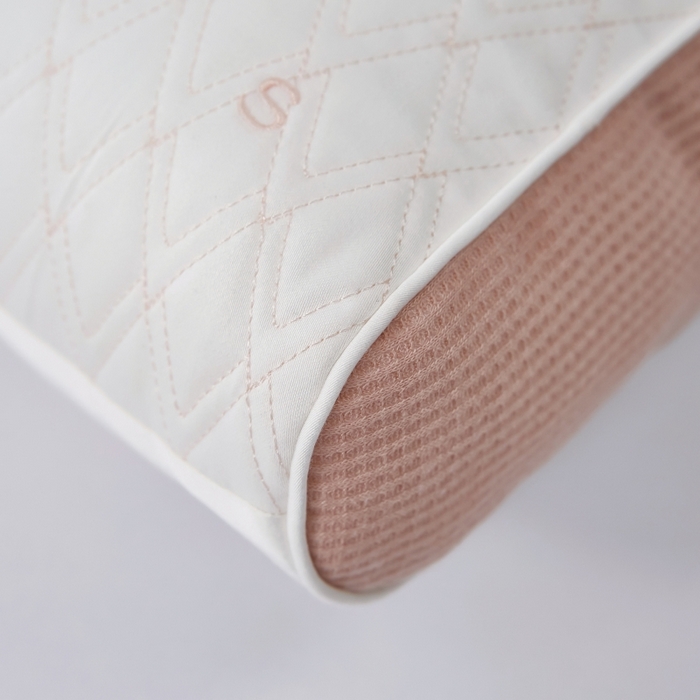 91家纺网 家纺一手货源 找家纺 拾光枕芯 2023新款天丝棉青青子钦悠悠我心枕枕头枕芯 悠悠我心豆粉