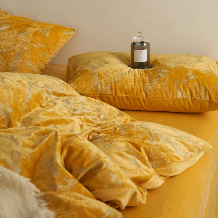 91家纺网 家纺一手货源 找家纺 安莱生活 2023年秋冬专版独创希腊绒天鹅绒烫银冰花四件套-银之光 银之光-姜黄