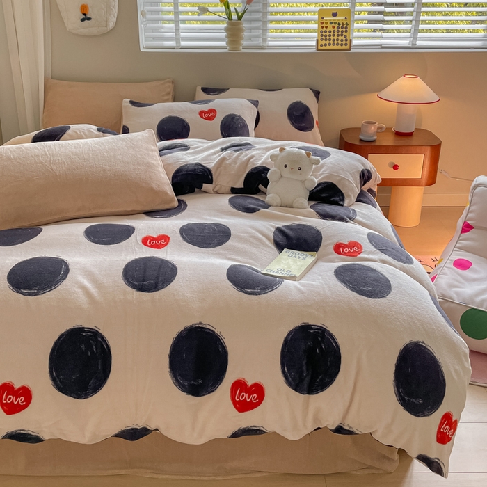 91家纺网 家纺一手货源 找家纺 三朵 2023新款牛奶绒小清新系列四件套 浩瀚星河