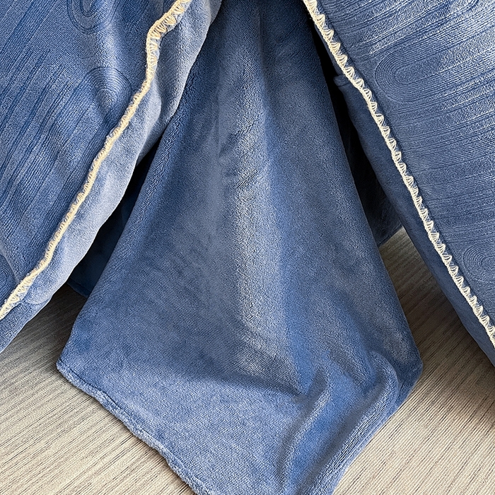 91家纺网 家纺一手货源 找家纺 澳梵 2023新款雕花牛奶绒贝壳边工艺四件套 律动-蓝