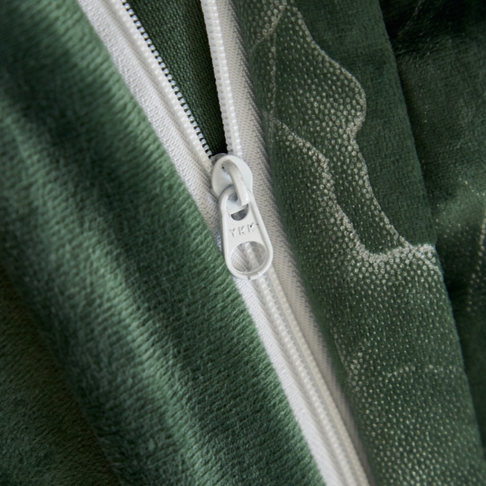 91家纺网 家纺一手货源 找家纺 安莱生活 2023年秋冬专版独创希腊绒天鹅绒烫银冰花四件套-银之光 银之光-墨绿