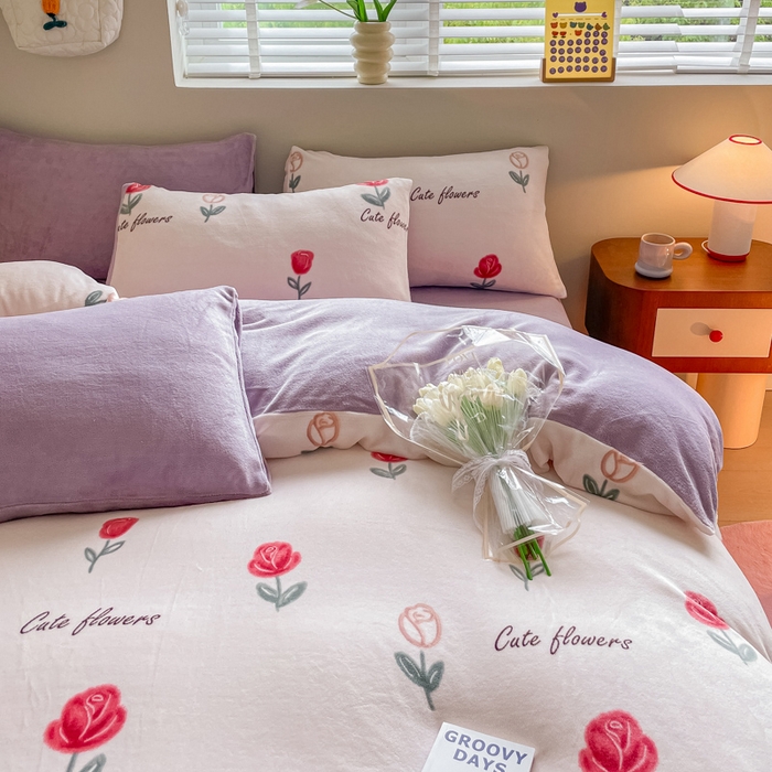 91家纺网 家纺一手货源 找家纺 三朵 2023新款牛奶绒小清新系列四件套 粉郁花间