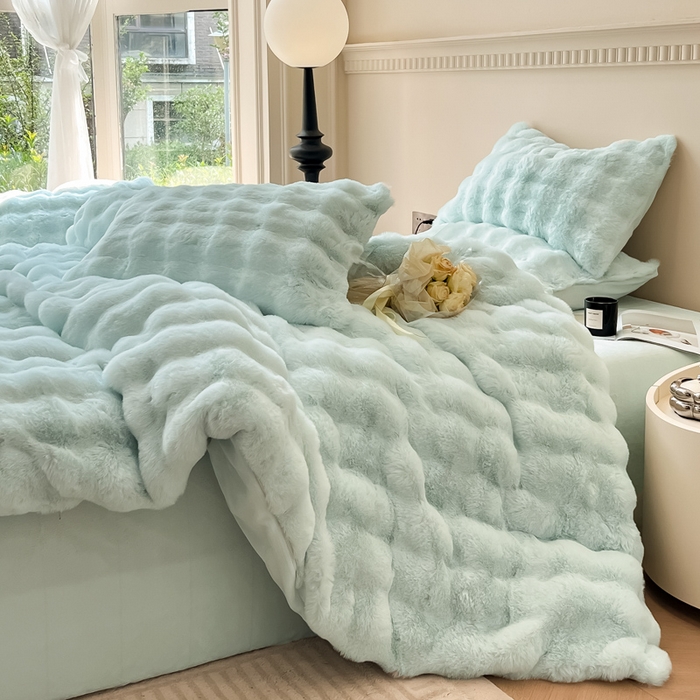 91家纺网 家纺一手货源 找家纺 慕尚 2025新款480g加厚兔毛绒兔兔绒四件套 薇妮蔚蓝