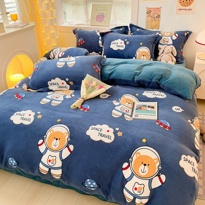 91家纺网 家纺一手货源 找家纺 丝羽坊 2023新款加厚小清新牛奶绒印花四件套单被套 漫游太空