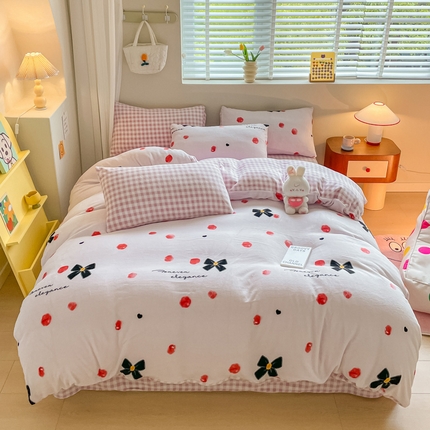 91家纺网 家纺一手货源 找家纺 （总）三朵 2023新款牛奶绒小清新系列四件套