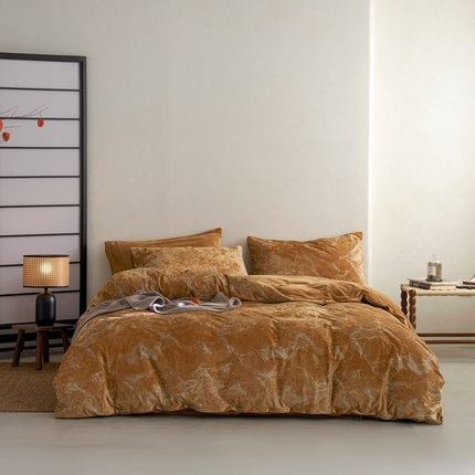 91家纺网 家纺一手货源 找家纺 （总）安莱生活 2023年秋冬专版独创希腊绒天鹅绒烫银冰花四件套-银之光