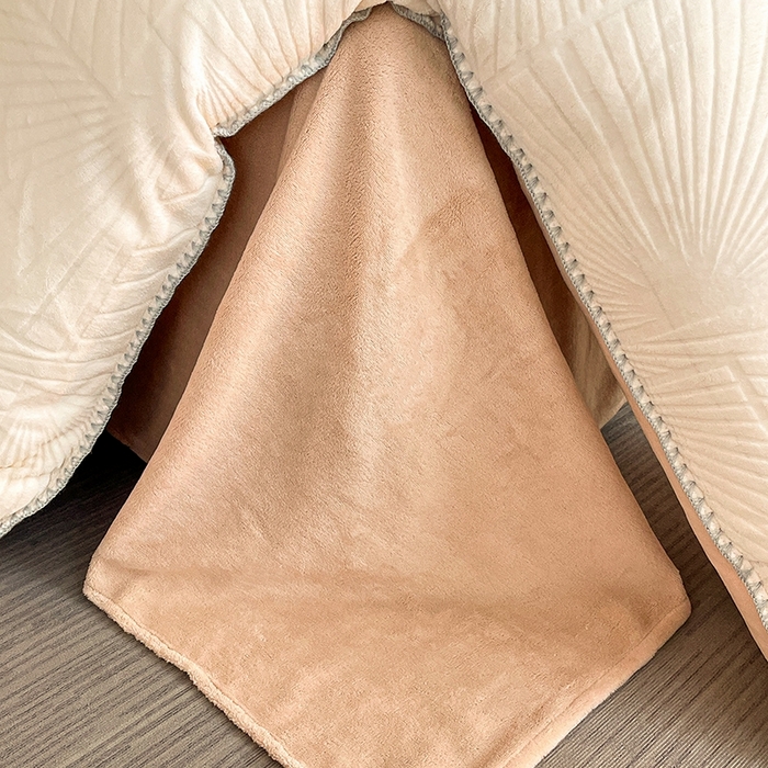 91家纺网 家纺一手货源 找家纺 澳梵 2023新款雕花牛奶绒贝壳边工艺四件套 贝拉-米白