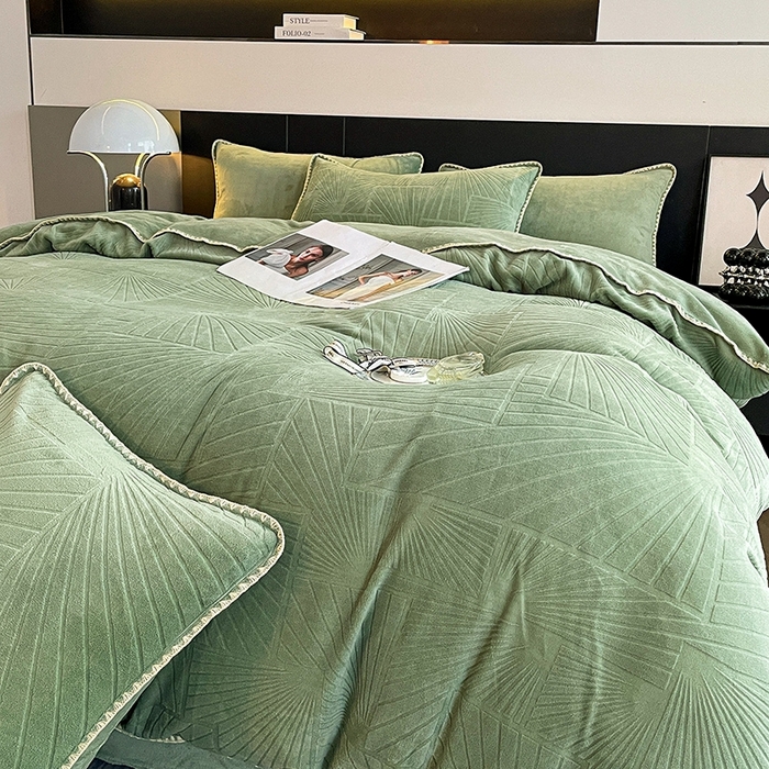 91家纺网 家纺一手货源 找家纺 澳梵 2023新款雕花牛奶绒贝壳边工艺四件套 贝拉-草绿