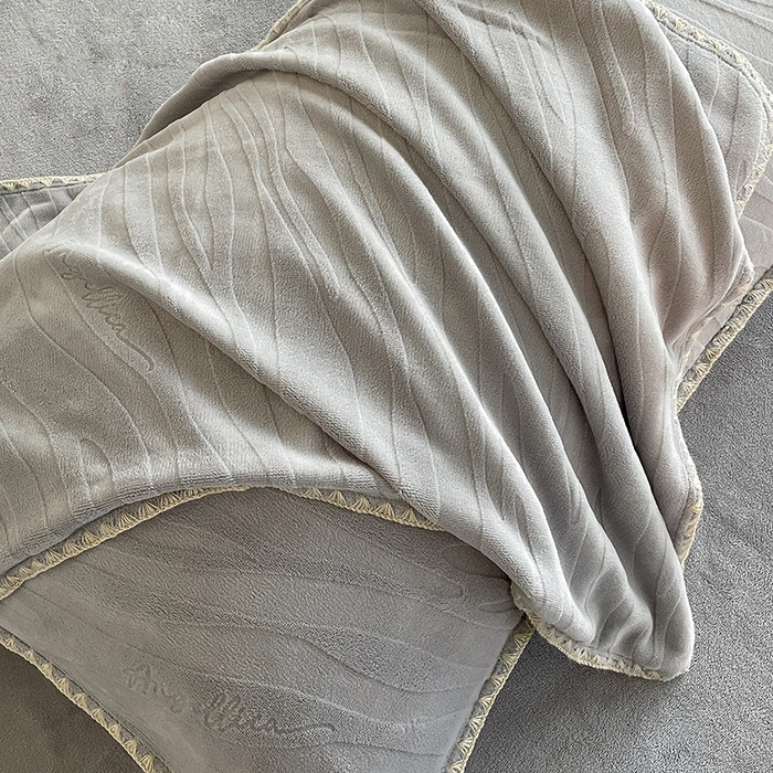 91家纺网 家纺一手货源 找家纺 澳梵 2023新款雕花牛奶绒贝壳边工艺四件套 林希-灰