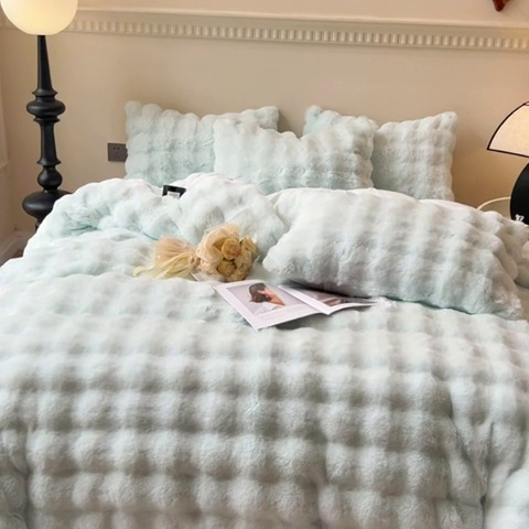 91家纺网 家纺一手货源 找家纺 慕尚 2025新款480g加厚兔毛绒兔兔绒四件套 薇妮蔚蓝