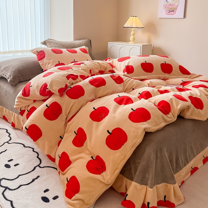 91家纺网 家纺一手货源 找家纺 呗旺鹿 2023新款高克重印花牛奶绒四件套直播 小苹果