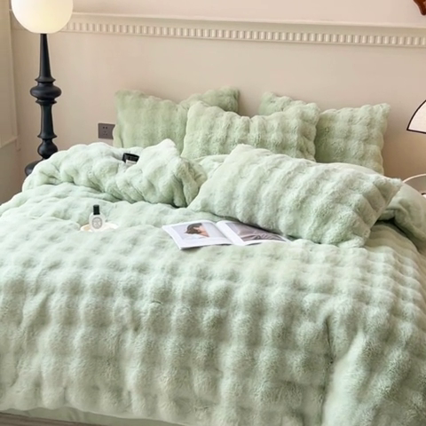 91家纺网 家纺一手货源 找家纺 慕尚 2025新款480g加厚兔毛绒兔兔绒四件套 薇妮抹茶