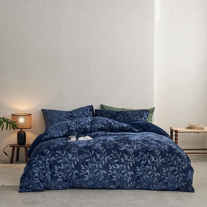 91家纺网 家纺一手货源 找家纺 安莱生活 2023年秋冬专版独创希腊绒天鹅绒烫银冰花四件套-布鲁塞尔 布鲁塞尔-深蓝