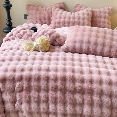 91家纺网 家纺一手货源 找家纺 慕尚 2025新款480g加厚兔毛绒兔兔绒四件套 薇妮豆沙