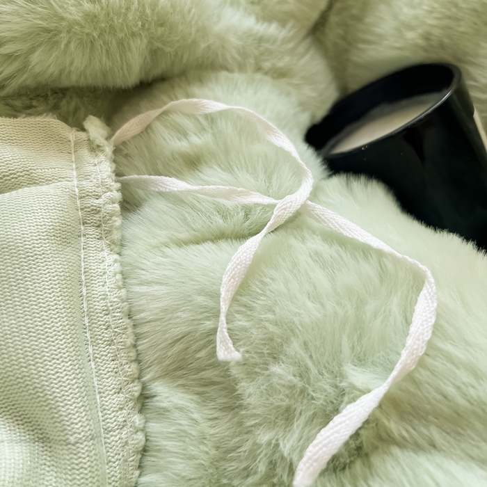 91家纺网 家纺一手货源 找家纺 慕尚 2025新款480g加厚兔毛绒兔兔绒四件套 薇妮抹茶