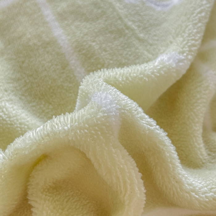 91家纺网 家纺一手货源 找家纺 三朵 2023新款牛奶绒小清新系列四件套 花千束