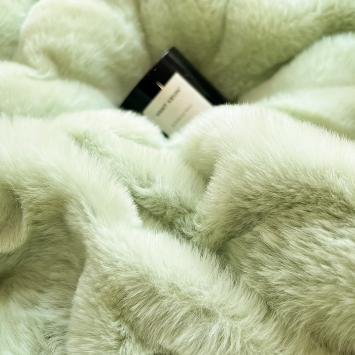 91家纺网 家纺一手货源 找家纺 慕尚 2025新款480g加厚兔毛绒兔兔绒四件套 薇妮抹茶