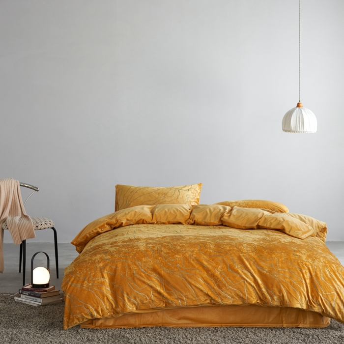 91家纺网 家纺一手货源 找家纺 安莱生活 2023年秋冬专版独创希腊绒天鹅绒烫银冰花四件套-卡塔尔 卡塔尔-姜黄