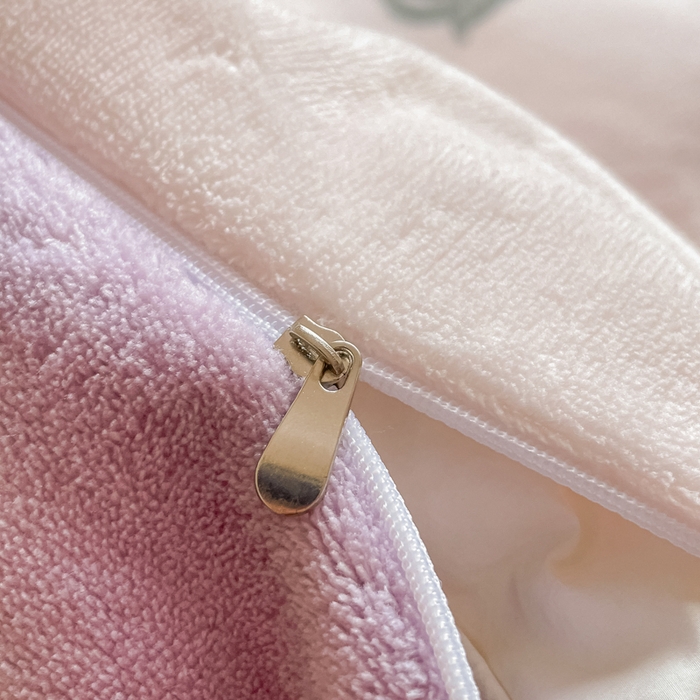 91家纺网 家纺一手货源 找家纺 三朵 2023新款牛奶绒小清新系列四件套 粉郁花间