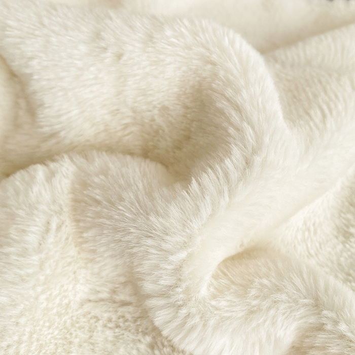 91家纺网 家纺一手货源 找家纺 澳梵 2023新款【山茶花】小香风刺绣兔兔绒牛奶绒四件 山茶花-雅白