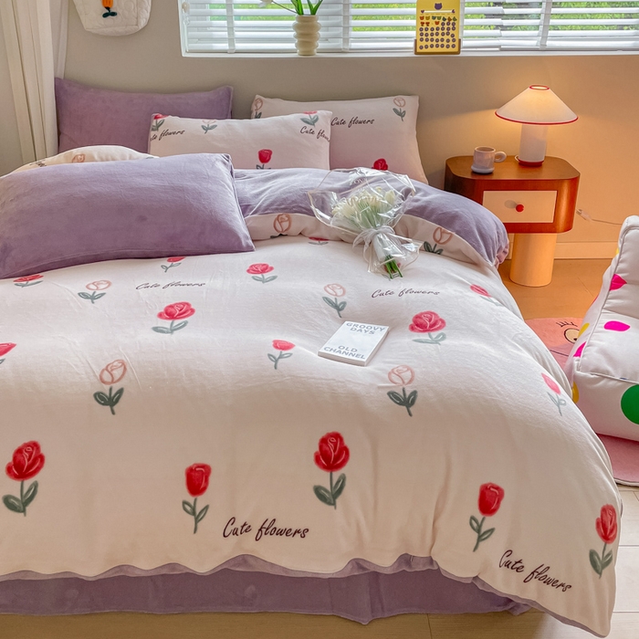 91家纺网 家纺一手货源 找家纺 三朵 2023新款牛奶绒小清新系列四件套 粉郁花间