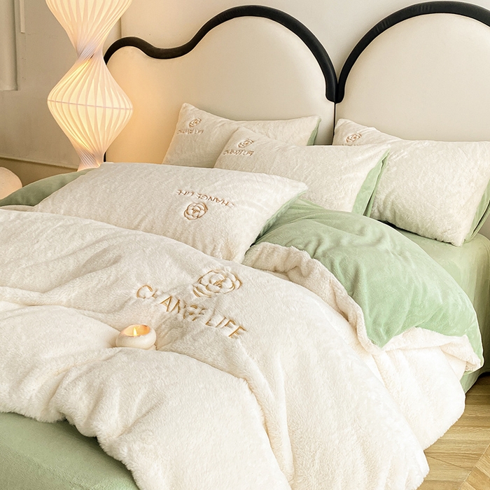 91家纺网 家纺一手货源 找家纺 （总）澳梵 2023新款【山茶花】小香风刺绣兔兔绒牛奶绒四件