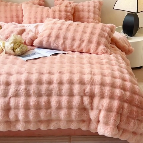 91家纺网 家纺一手货源 找家纺 慕尚 2025新款480g加厚兔毛绒兔兔绒四件套 薇妮肉粉