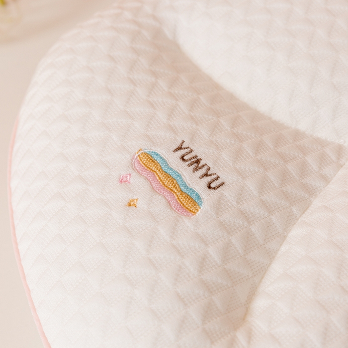 91家纺网 家纺一手货源 找家纺 拾光枕芯 2023新款天丝针织棉彩虹儿童枕男宝枕头枕芯 白粉