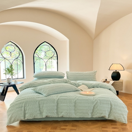 91家纺网 家纺一手货源 找家纺 蓝邻 2025年新款高克重兔毛绒四件套系列 水蓝