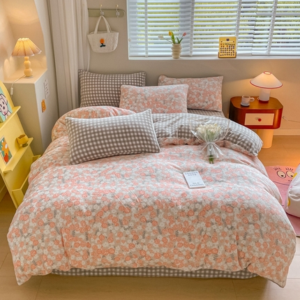 91家纺网 家纺一手货源 找家纺 （总）三朵 2023新款牛奶绒小清新系列四件套