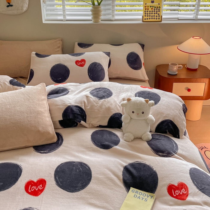 91家纺网 家纺一手货源 找家纺 三朵 2023新款牛奶绒小清新系列四件套 浩瀚星河