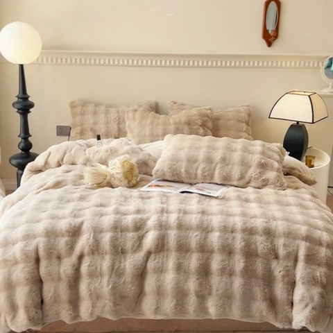 91家纺网 家纺一手货源 找家纺 慕尚 2025新款480g加厚兔毛绒兔兔绒四件套 薇妮卡其