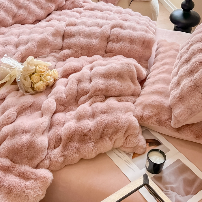 91家纺网 家纺一手货源 找家纺 慕尚 2025新款480g加厚兔毛绒兔兔绒四件套 薇妮豆沙