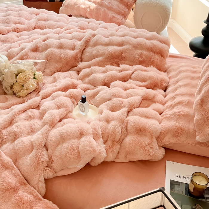 91家纺网 家纺一手货源 找家纺 慕尚 2025新款480g加厚兔毛绒兔兔绒四件套 薇妮肉粉