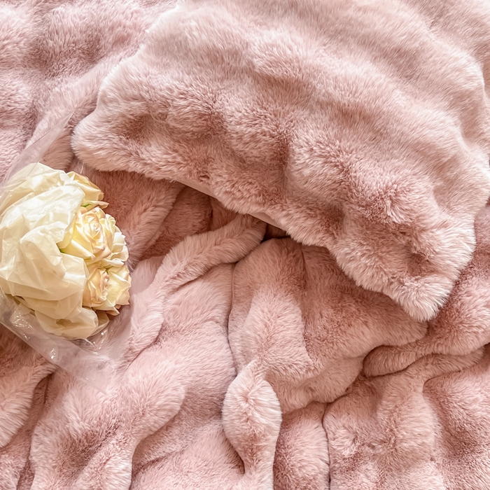 91家纺网 家纺一手货源 找家纺 慕尚 2025新款480g加厚兔毛绒兔兔绒四件套 薇妮豆沙