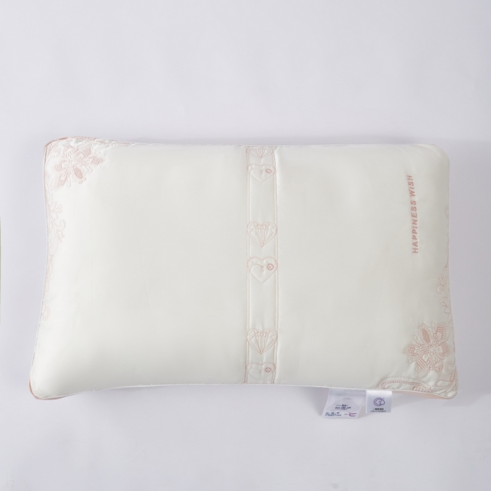 91家纺网 家纺一手货源 找家纺 （总）拾光枕芯 2023新款天丝粉红桃心枕枕头枕芯