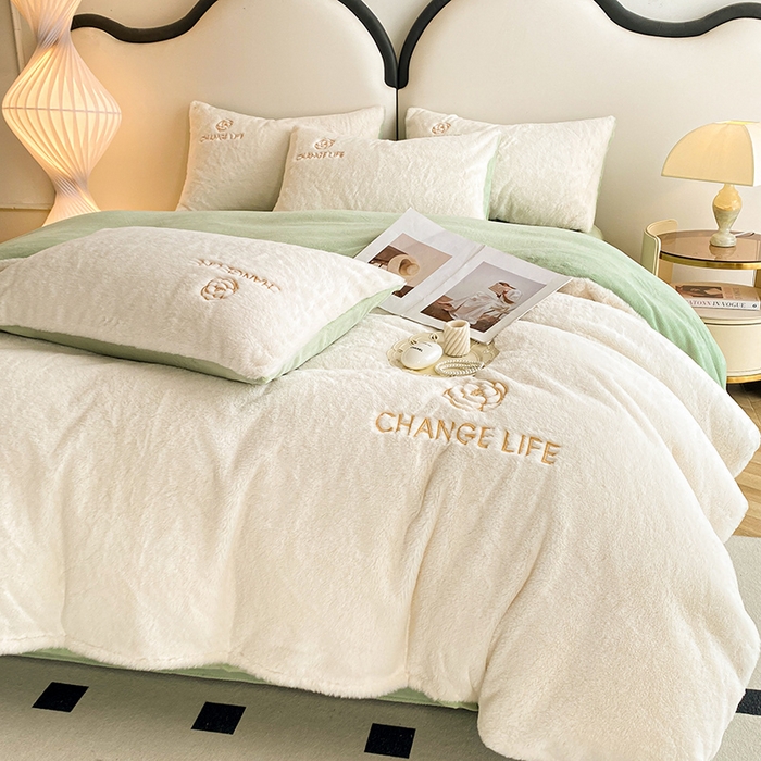 91家纺网 家纺一手货源 找家纺 （总）澳梵 2023新款【山茶花】小香风刺绣兔兔绒牛奶绒四件