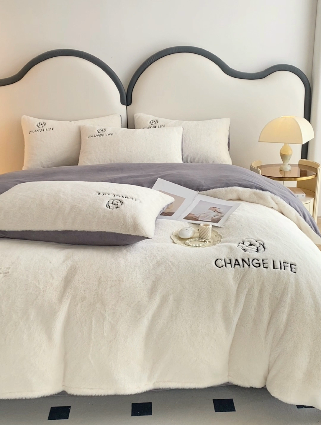 91家纺网 家纺一手货源 找家纺 澳梵 2023新款【山茶花】小香风刺绣兔兔绒牛奶绒四件 山茶花-雅白