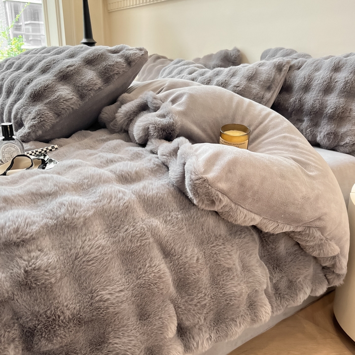 91家纺网 家纺一手货源 找家纺 慕尚 2025新款480g加厚兔毛绒兔兔绒四件套 薇妮绅士灰
