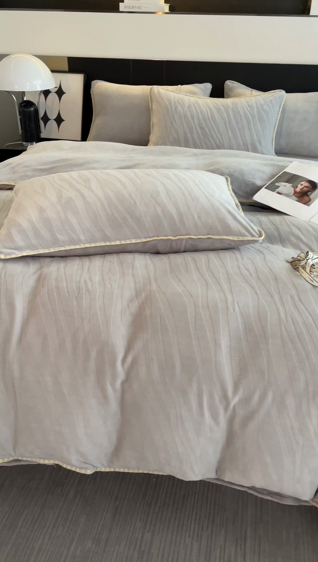 91家纺网 家纺一手货源 找家纺 澳梵 2023新款雕花牛奶绒贝壳边工艺四件套 林希-灰