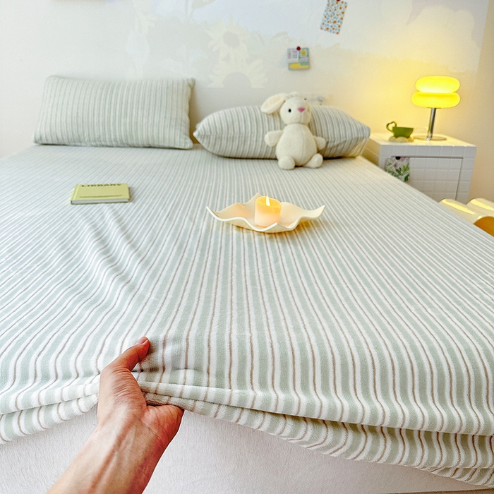 91家纺网 家纺一手货源 找家纺 三朵 2023年新款秋冬牛奶绒床笠 洛卡绿