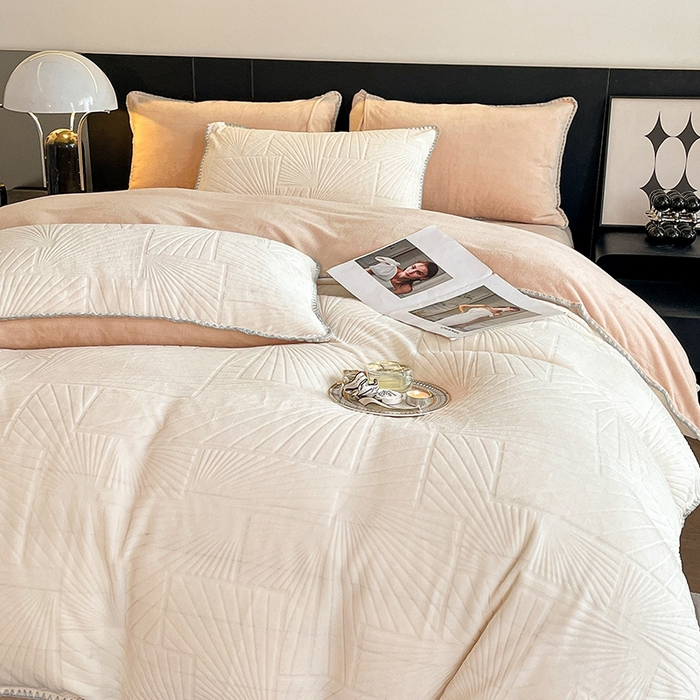 91家纺网 家纺一手货源 找家纺 （总）澳梵 2023新款雕花牛奶绒贝壳边工艺四件套