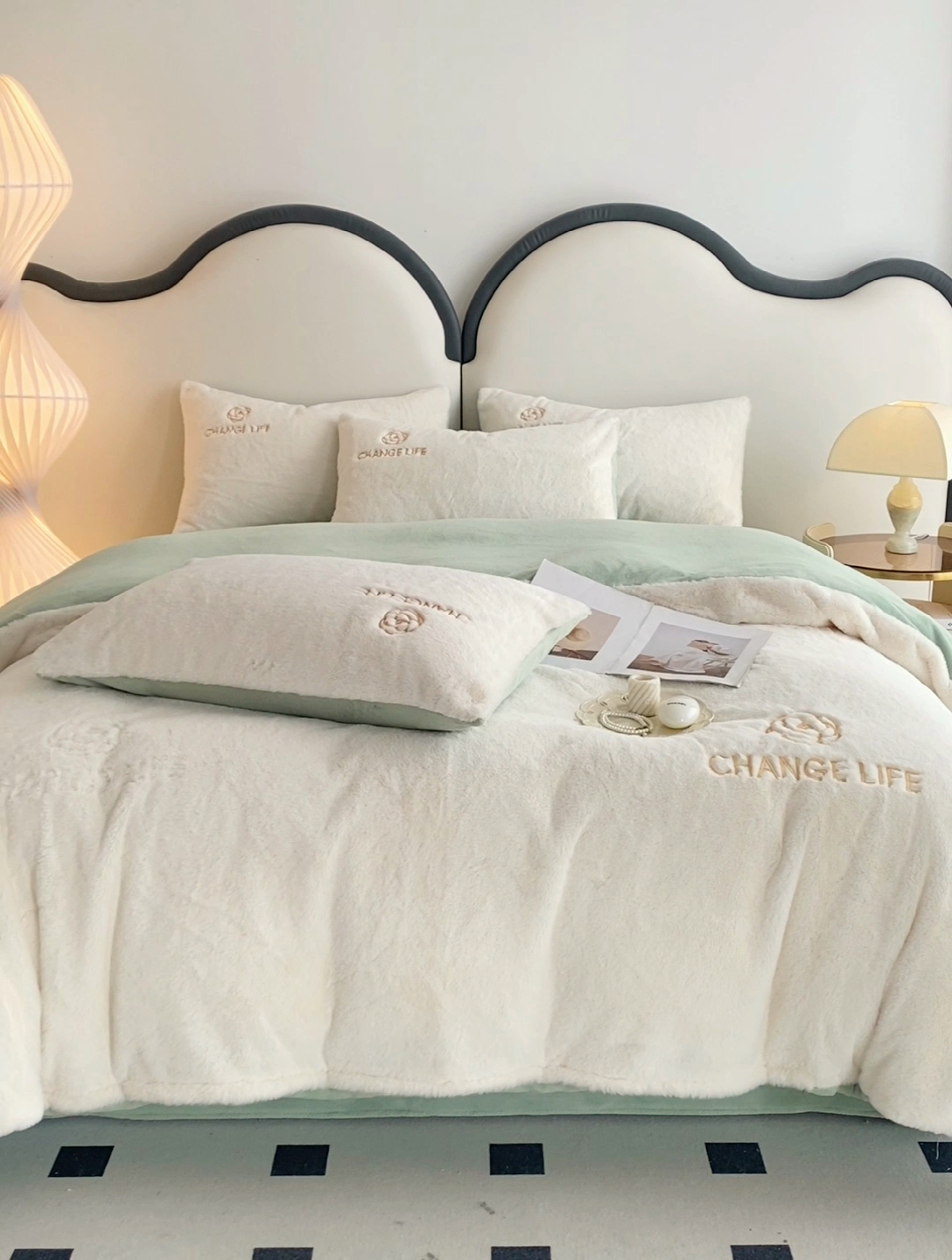 91家纺网 家纺一手货源 找家纺 （总）澳梵 2023新款【山茶花】小香风刺绣兔兔绒牛奶绒四件