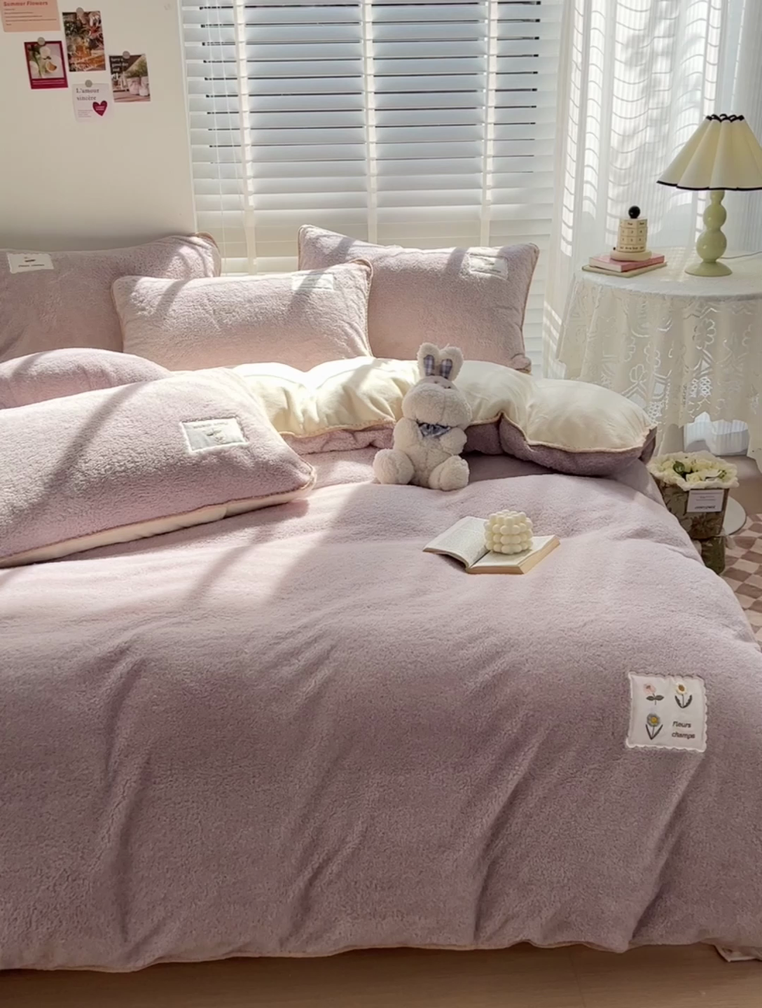 91家纺网 家纺一手货源 找家纺 蜜柚 2024新款暖阳绒牛奶绒贴标贝壳边四件套 花语-米灰