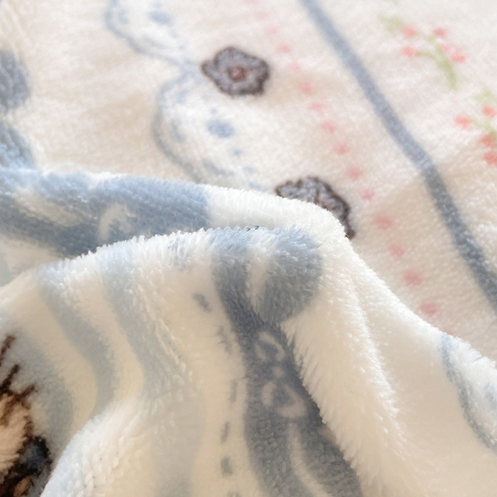 91家纺网 家纺一手货源 找家纺 三朵 2023新款牛奶绒小清新系列四件套 蓝色小兔