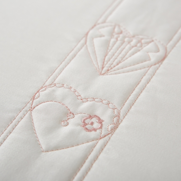 91家纺网 家纺一手货源 找家纺 （总）拾光枕芯 2023新款天丝粉红桃心枕枕头枕芯