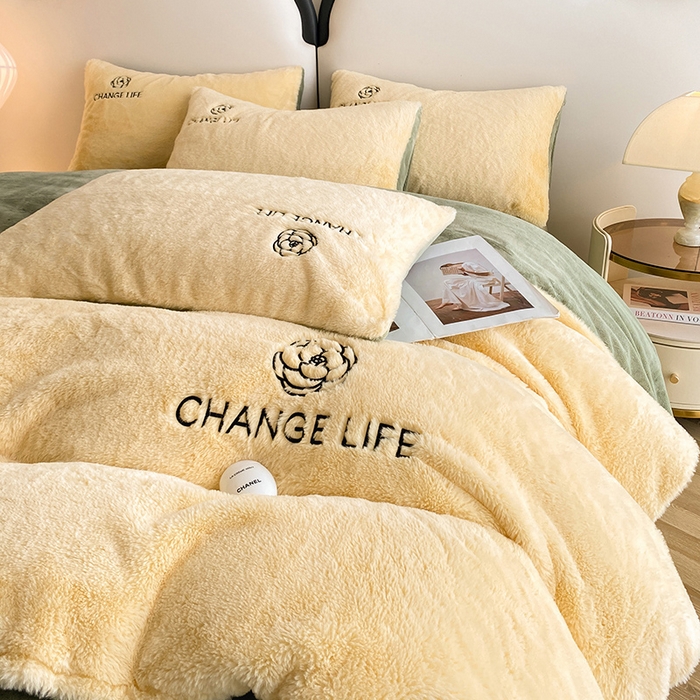 91家纺网 家纺一手货源 找家纺 澳梵 2023新款【山茶花】小香风刺绣兔兔绒牛奶绒四件 山茶花-嫩黄